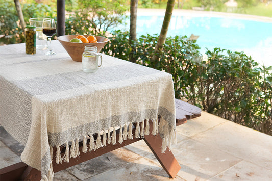 Bulk Blankets & Throws: Wholesale Solutions for Hotels and Retailers in the USA