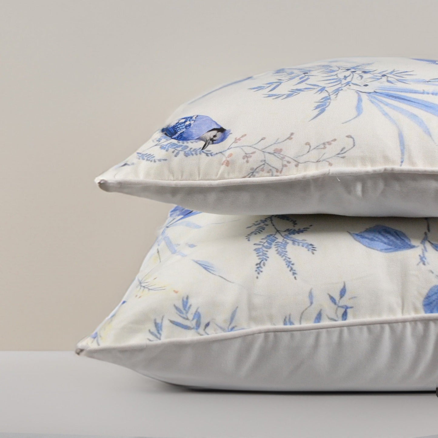 Blue Jay printed 100% cotton pillow cover twill, 22"x22" - India Wholesale Co.