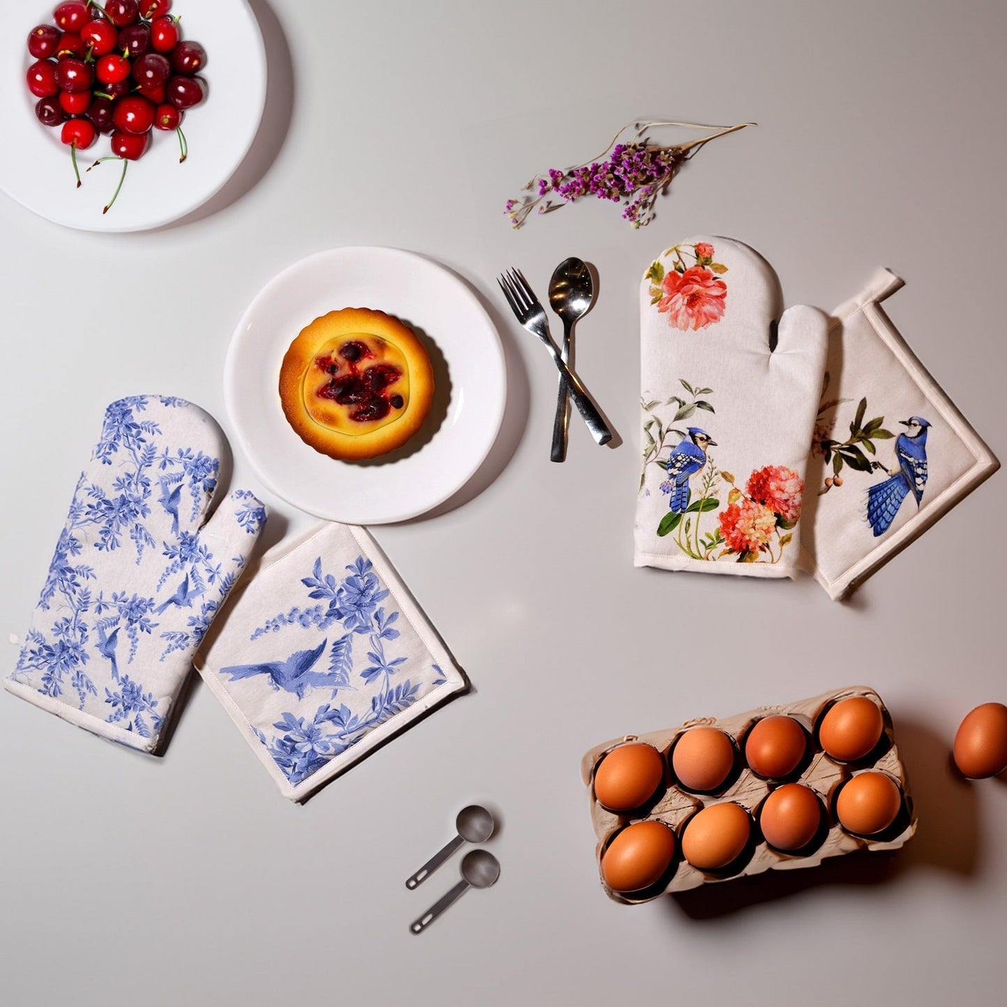 Printed Ovenmitt & Poht holder - 190 GSM 3 LAYER COTTON WADDING -7"X 12.5" & 8"X8" - India Wholesale Co.