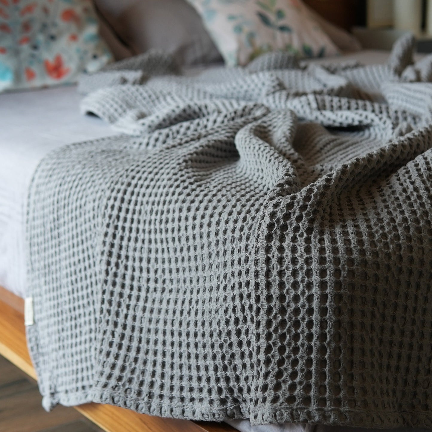 Waffle Weave Throw, 50"x 70", 100% Fresh Cotton, Mineral Gray - India Wholesale Co.