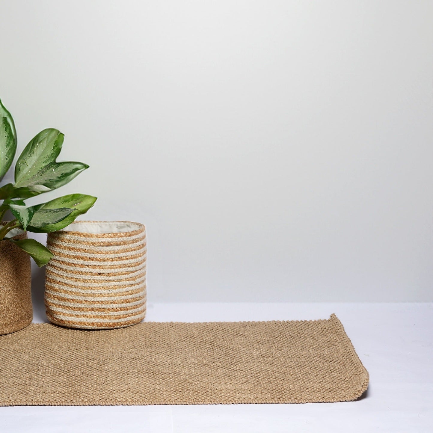 Sustainable Jute Rug, All over loop pattern in 5 ply yarn, Natural, 2'x4' - India Wholesale Co.
