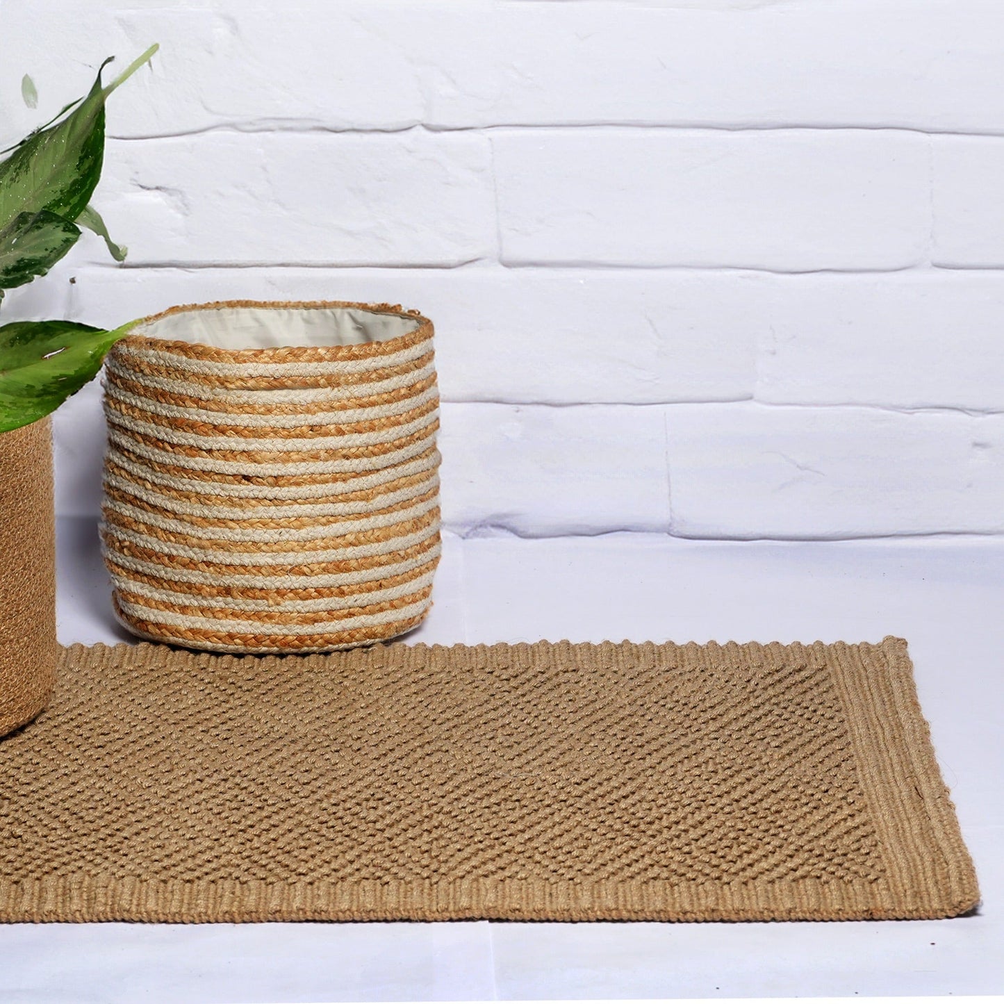 Diamond Loop pattern, 5 PLY loop JUTE RUG WITH TUCKED ENDS. GSM 3200 Natural Jute 2 x 4 - India Wholesale Co.